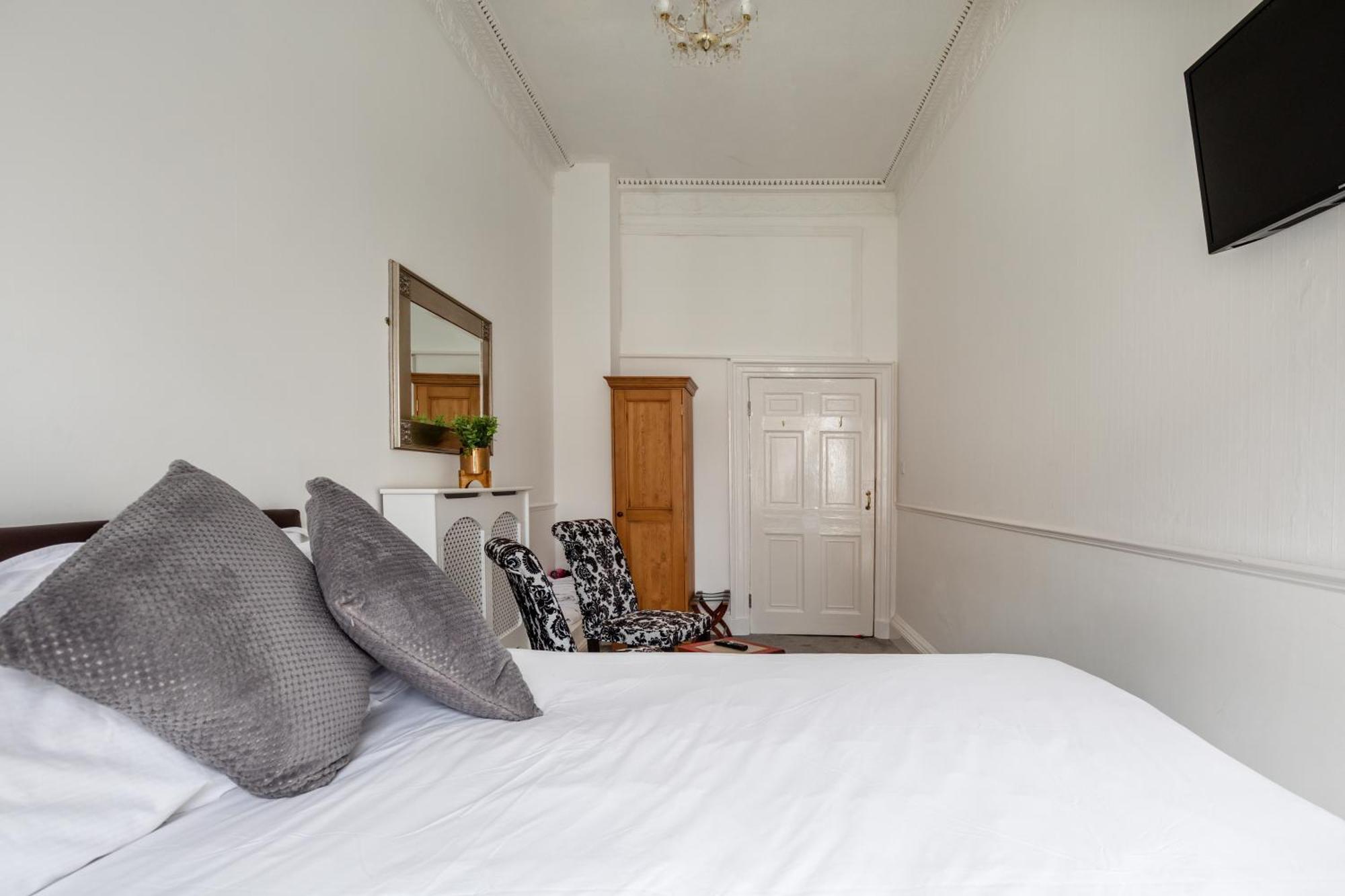 Serenity Guest House Скарборо Екстер'єр фото