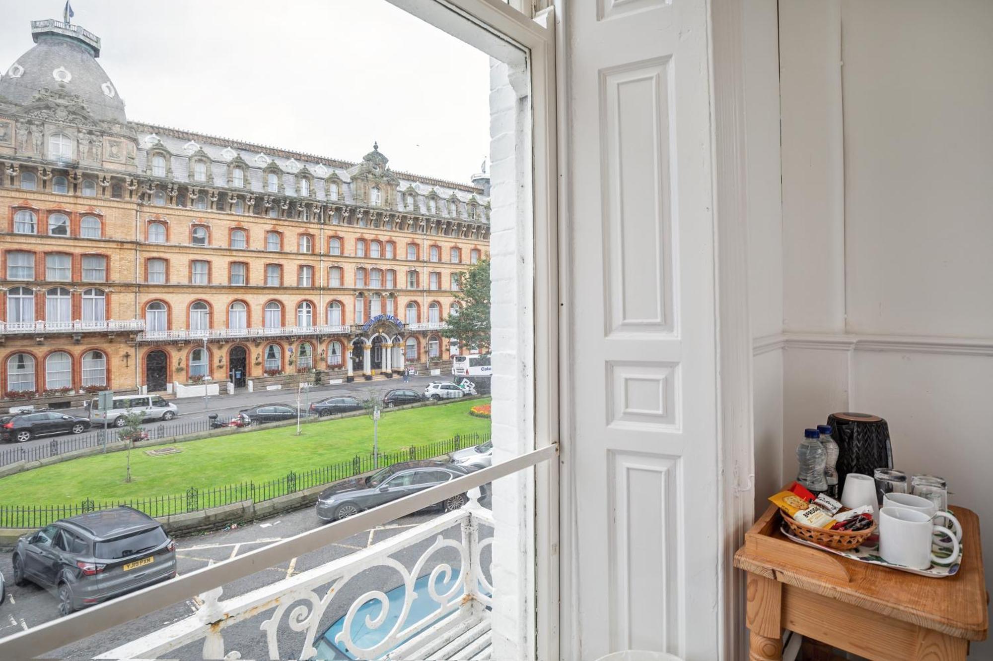 Serenity Guest House Скарборо Екстер'єр фото
