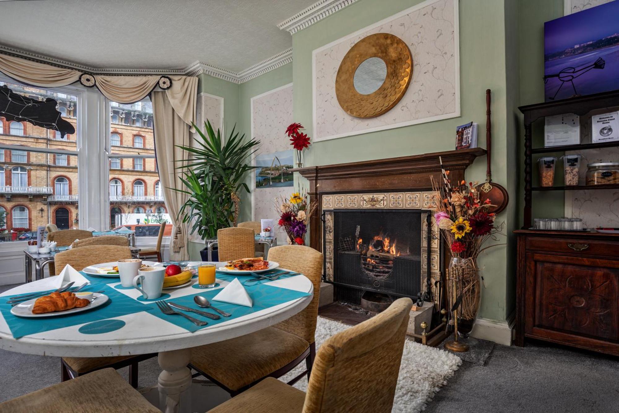 Serenity Guest House Скарборо Екстер'єр фото