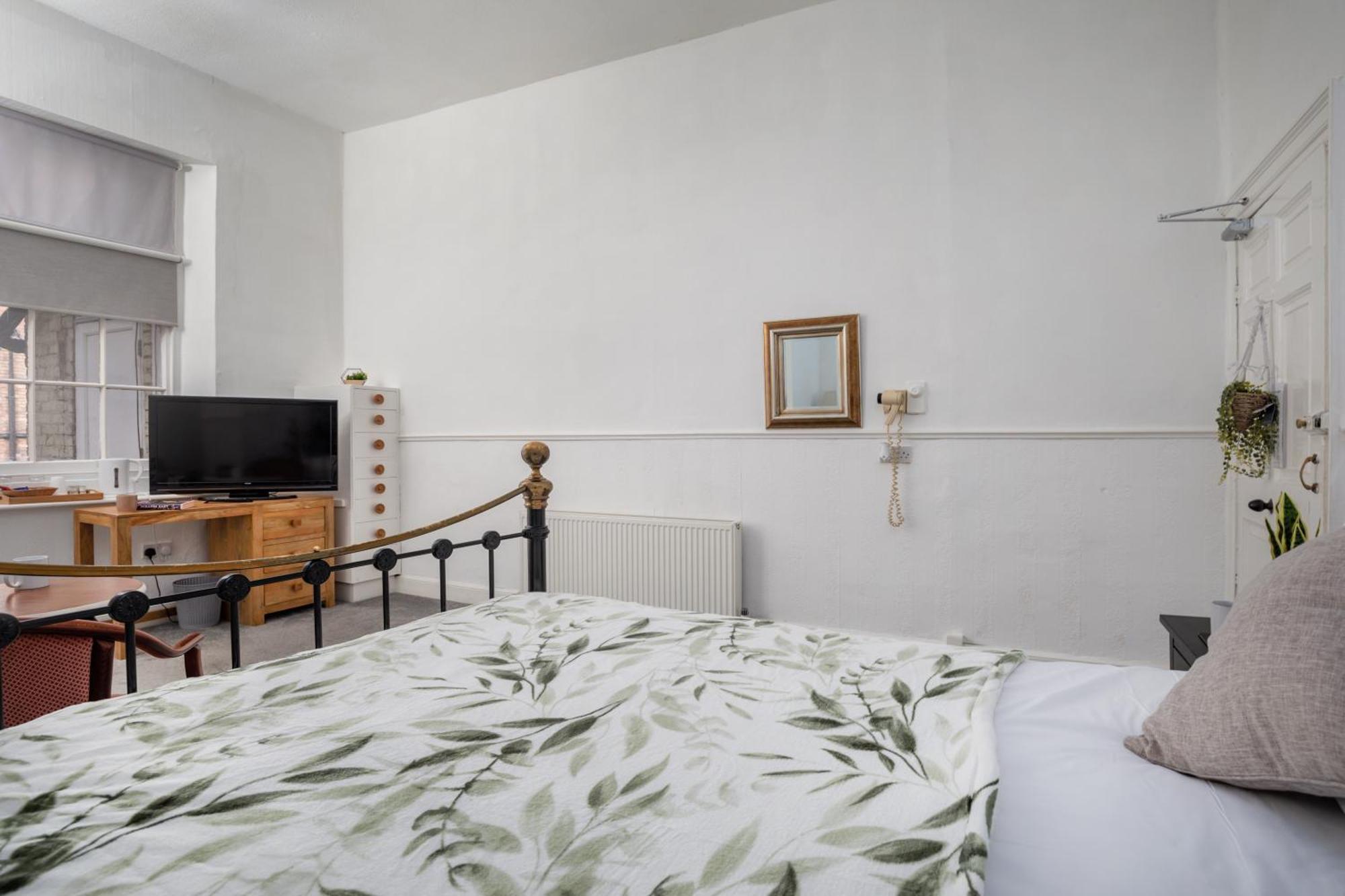 Serenity Guest House Скарборо Екстер'єр фото
