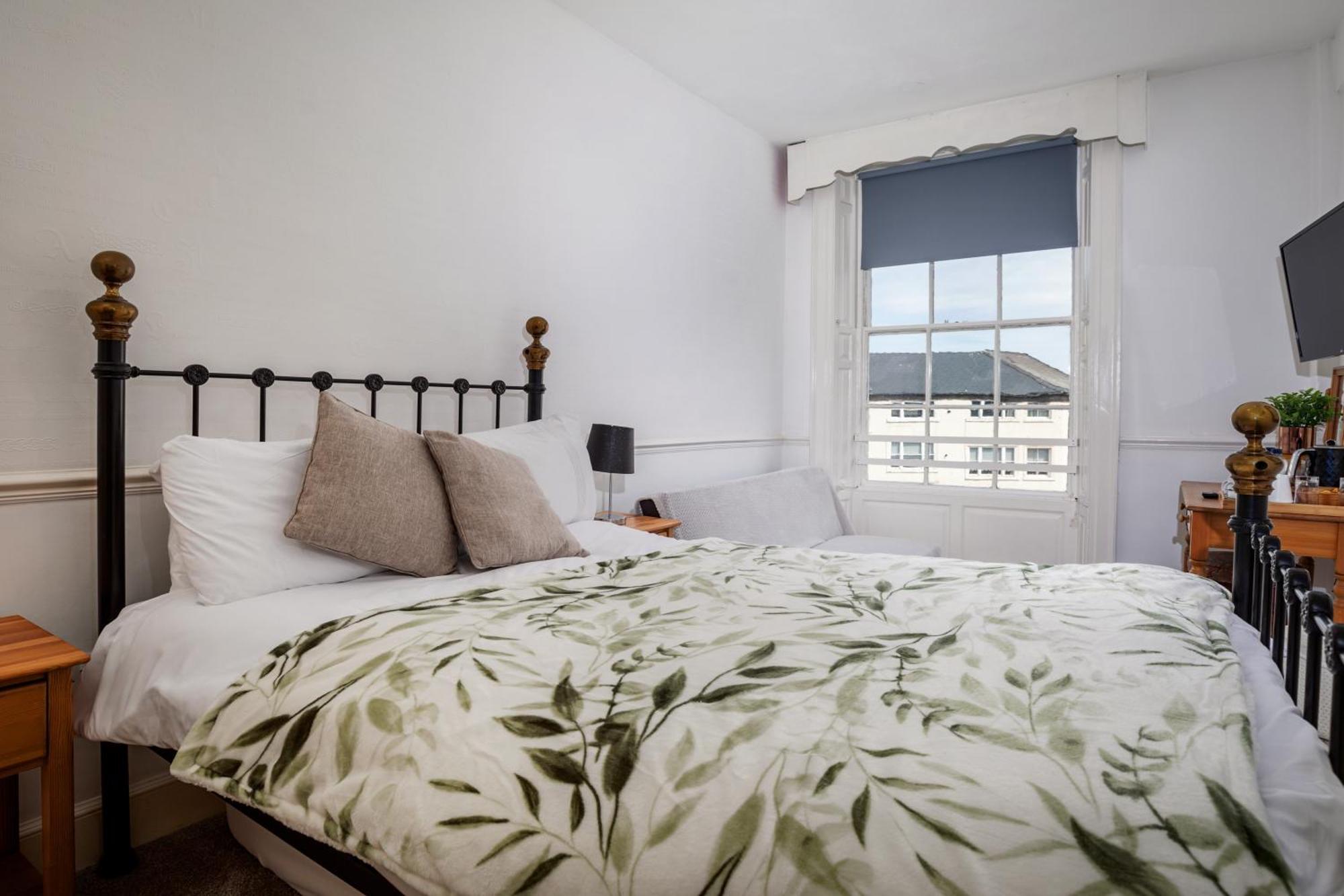 Serenity Guest House Скарборо Екстер'єр фото