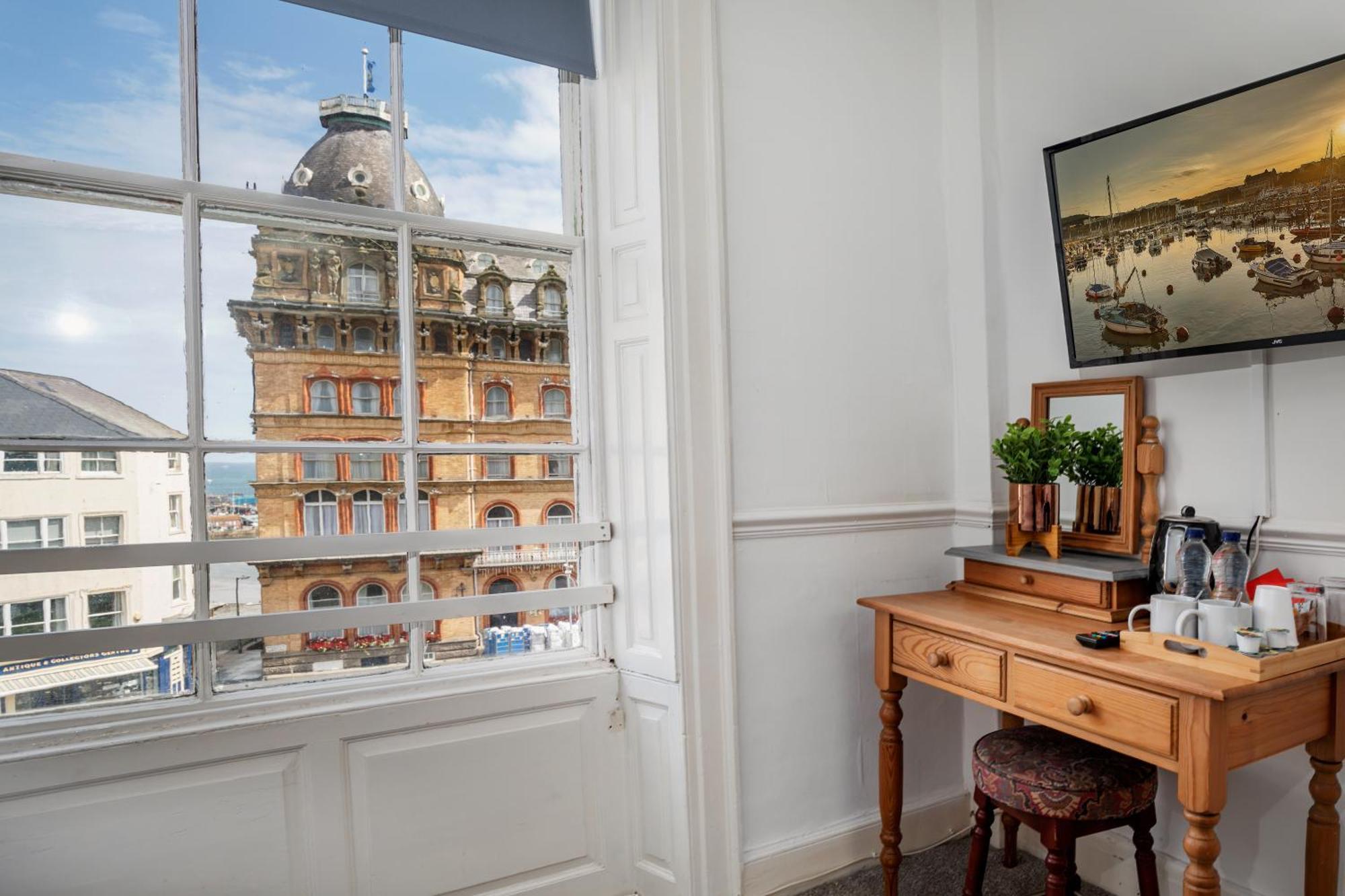 Serenity Guest House Скарборо Екстер'єр фото
