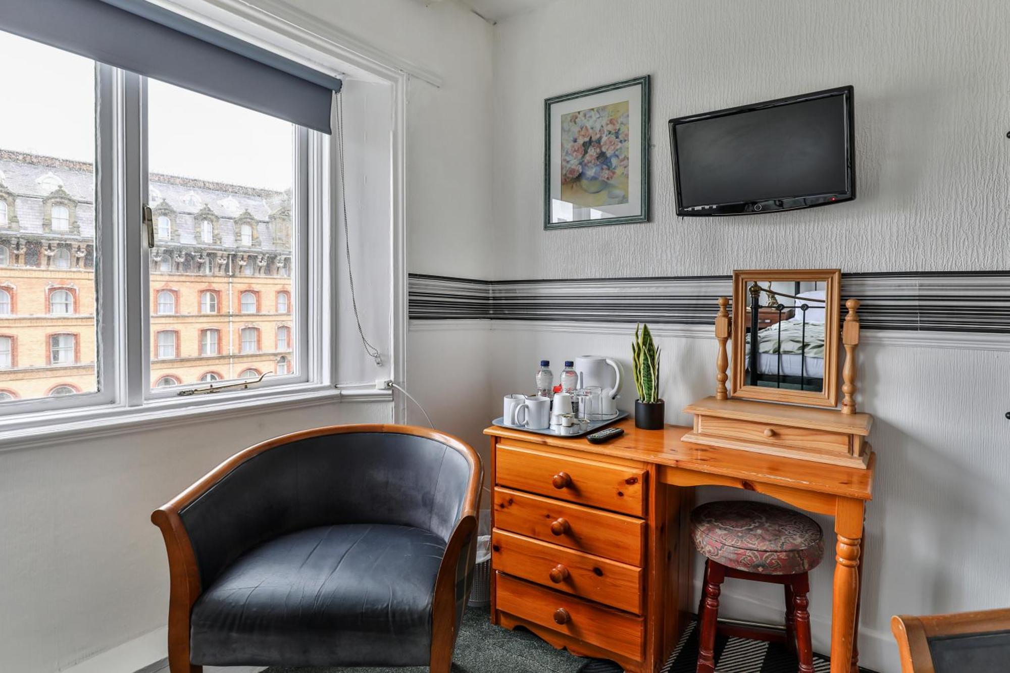 Serenity Guest House Скарборо Екстер'єр фото