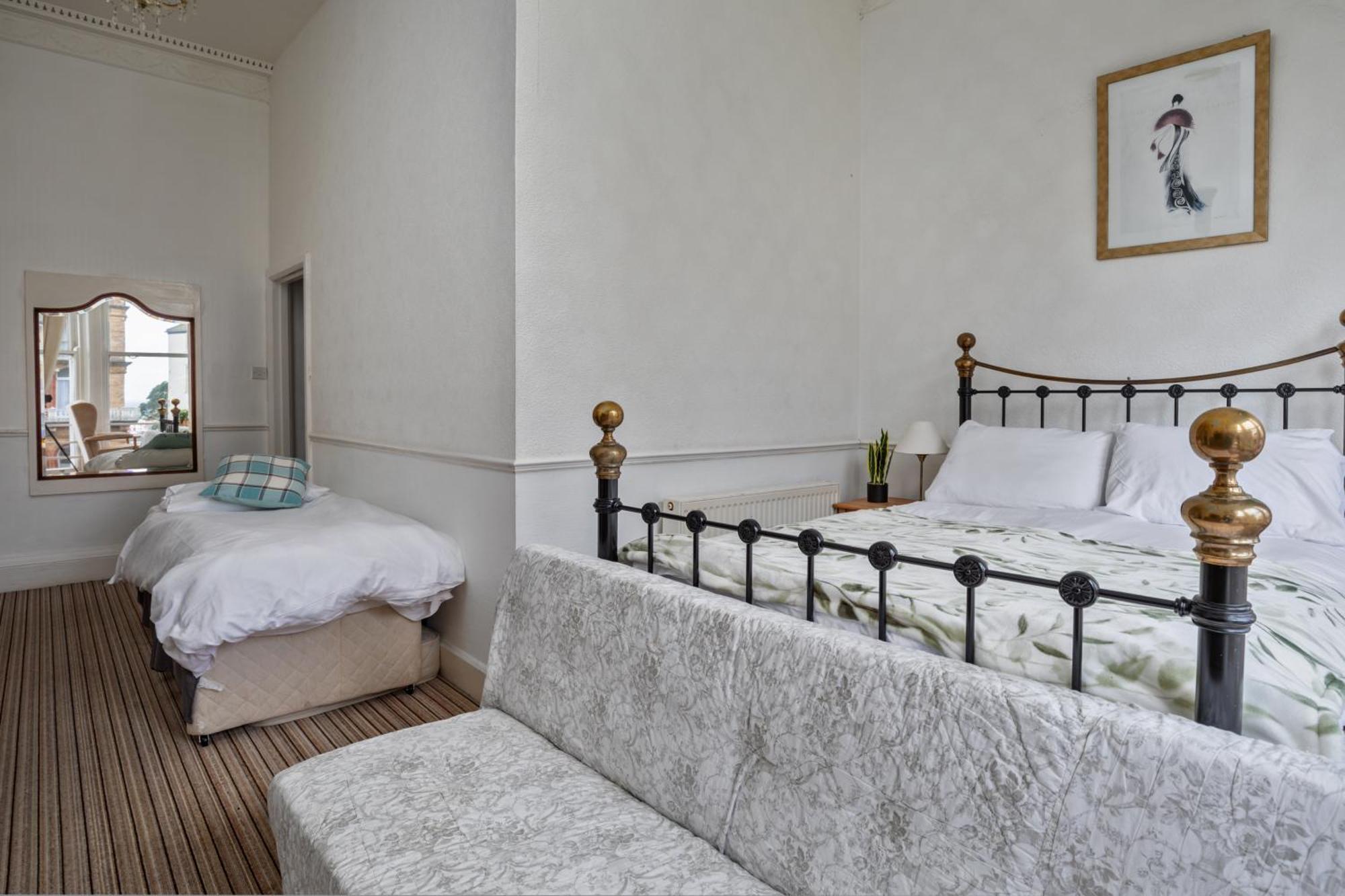 Serenity Guest House Скарборо Екстер'єр фото
