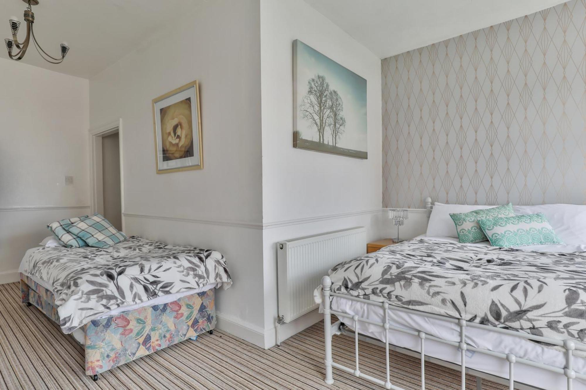 Serenity Guest House Скарборо Екстер'єр фото