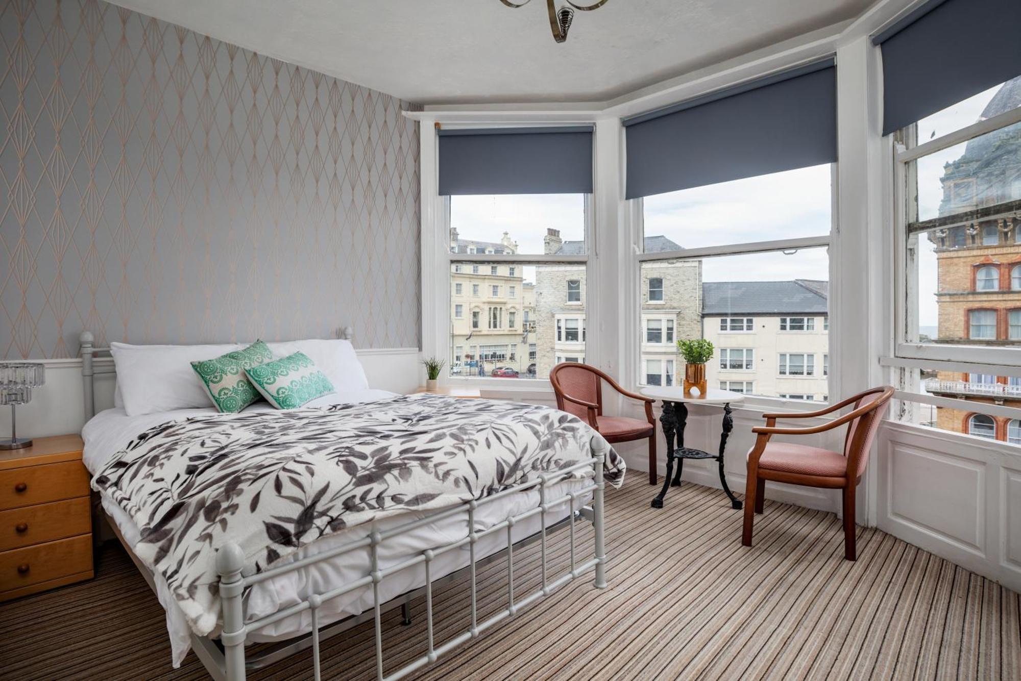 Serenity Guest House Скарборо Екстер'єр фото