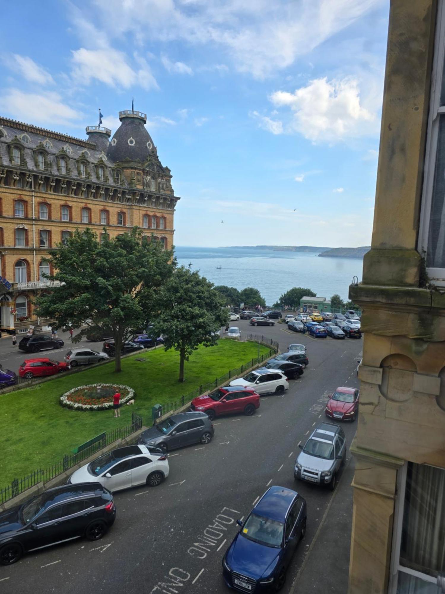 Serenity Guest House Скарборо Екстер'єр фото